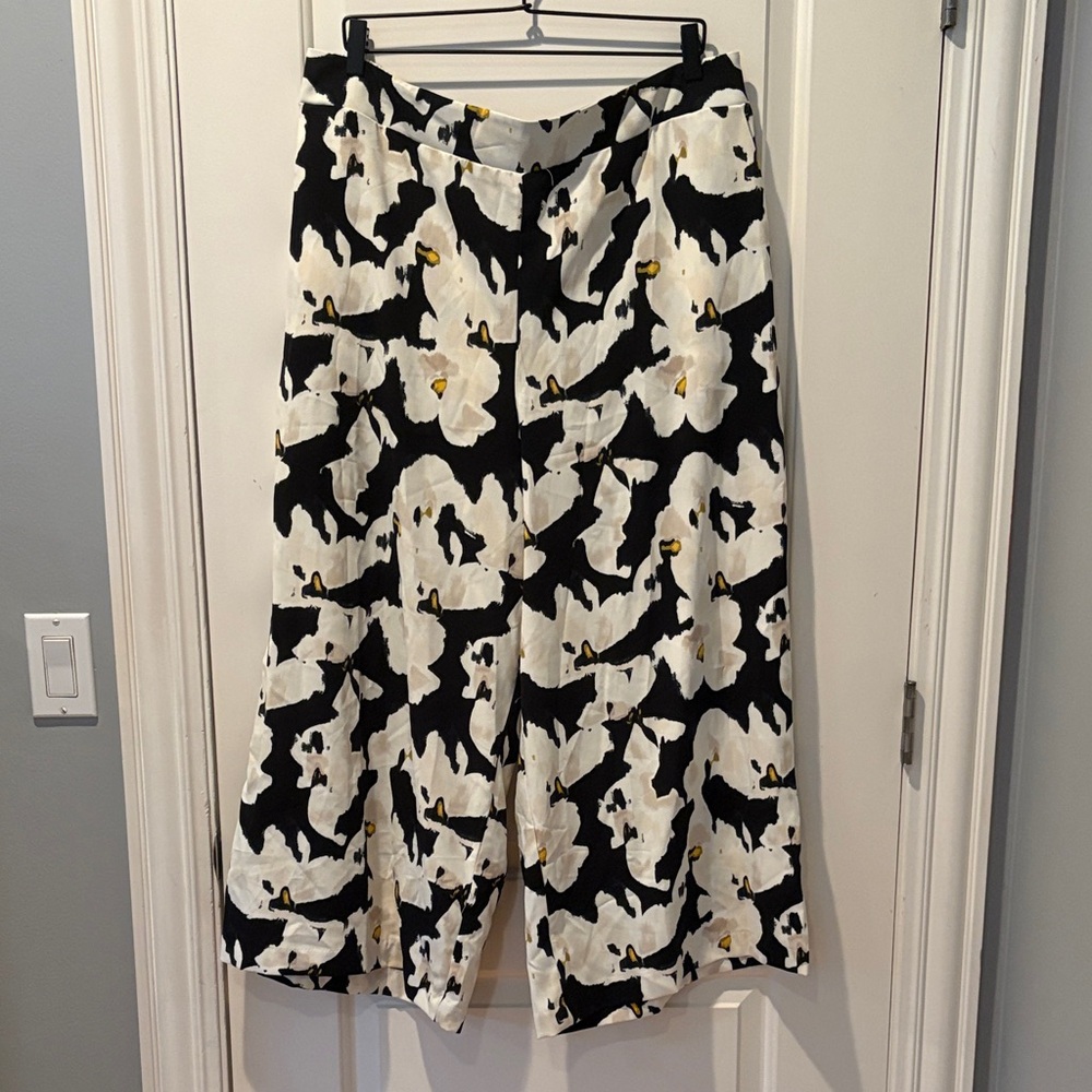 Nine West Black and White Floral Pants